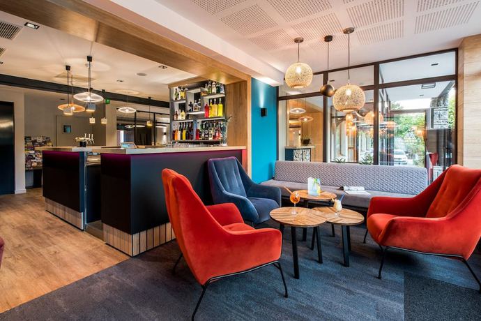 Imagen del bar/restaurante del Hotel L\'Arcalod Hôtel Restaurant and Spa. Foto 3