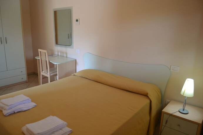 Imagen de la habitación del Hotel L\'Arcobaleno Resort. Foto 15