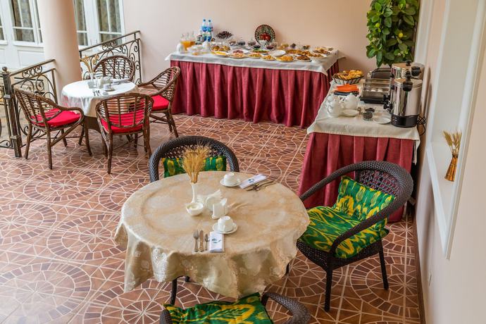 Imagen del bar/restaurante del Hotel L\'Argamak. Foto 4