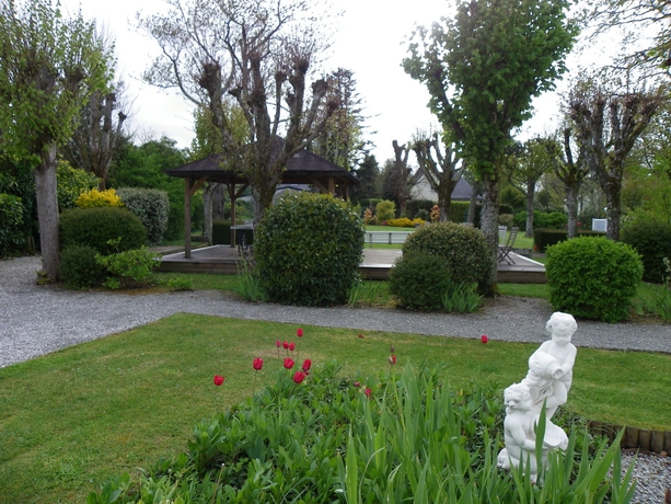 Imagen de los exteriores del Hotel L'Armoric B&eacute;nodet - Logis. Foto 6