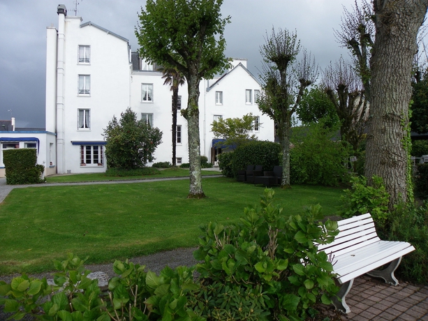 Imagen de los exteriores del Hotel L'Armoric B&eacute;nodet - Logis. Foto 9