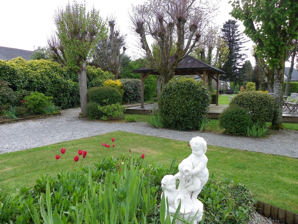 Imagen de los exteriores del Hotel L'Armoric B&eacute;nodet - Logis. Foto 11