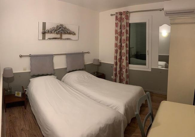 Imagen de la habitación del Hotel L\'Auberge Cigaloise. Foto 11