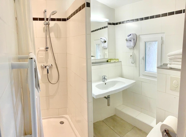 Imagen de la habitación del Hotel L\'Auberge Cigaloise. Foto 14
