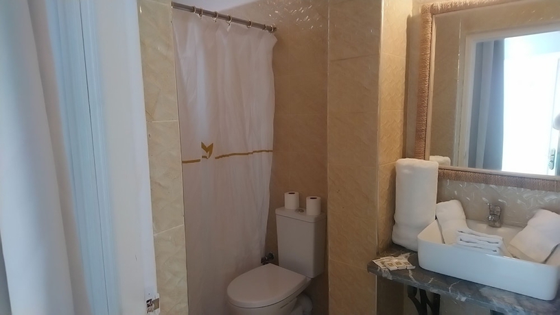 Imagen de la habitación del Hotel L\'Auberge de Tennis Msc. Foto 17