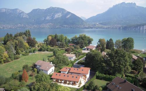 Imagen general del Hotel L'Aurore du Lac. Foto 1