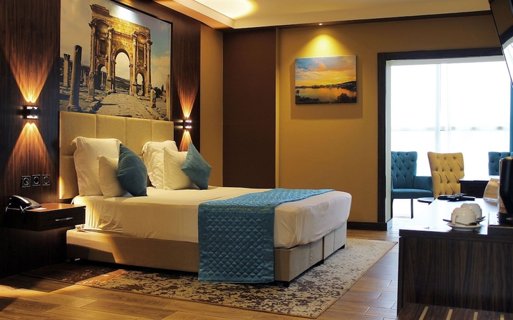 Imagen de la habitación del Hotel LB Suites. Foto 10