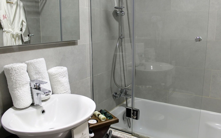 Imagen de la habitación del Hotel LB Suites. Foto 15