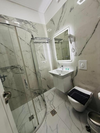 Imagen de la habitación del Hotel LBC. Foto 8