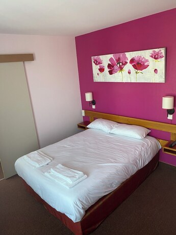 Imagen de la habitación del Hotel LE 120. Foto 18