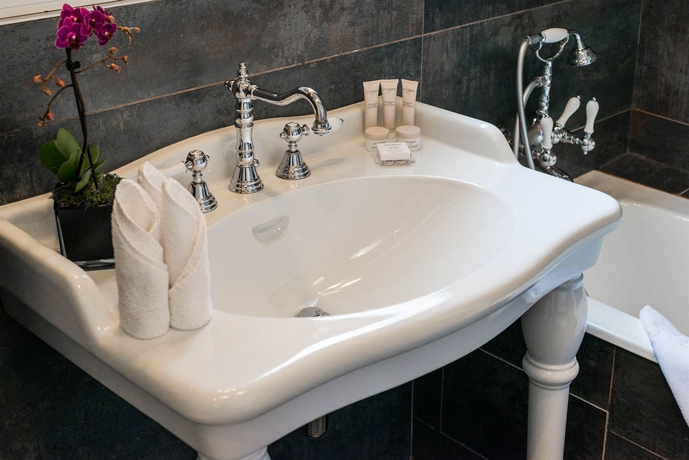 Imagen de la habitación del Hotel LE 123 ELYSEES. Foto 16