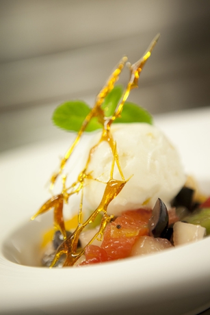 Imagen del bar/restaurante del Hotel LE CHATELAIN. Foto 6