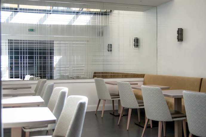 Imagen del bar/restaurante del Hotel LE ROYAL RIVE GAUCHE. Foto 7