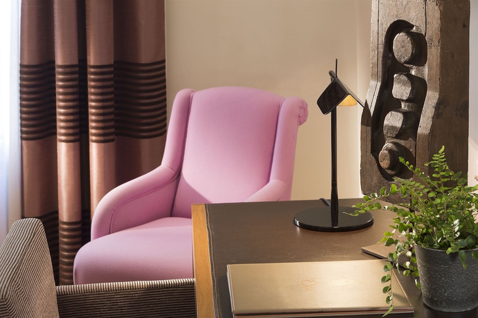 Imagen de la habitación del Hotel LE SIX HOTEL. Foto 6