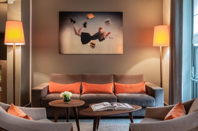 Imagen de los interiores del Hotel LE TOURVILLE PARIS. Foto 15