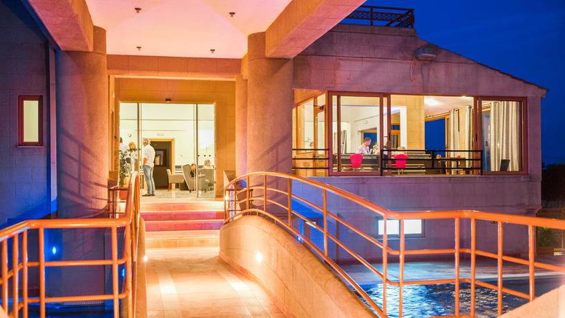 Imagen general del Hotel LEDRAS. Foto 8