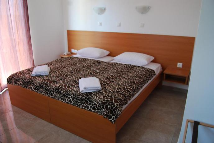 Imagen general del Hotel LEDRAS. Foto 14