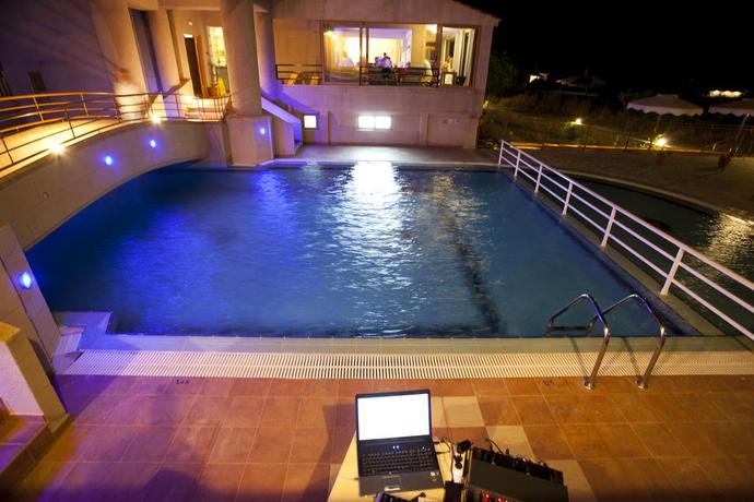 Imagen general del Hotel LEDRAS. Foto 16