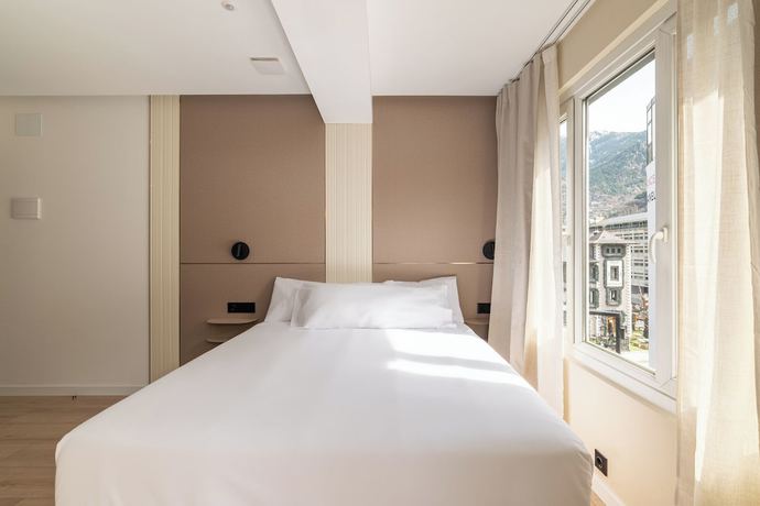 Imagen de la habitación del Hotel LEE, Andorra la Vella. Foto 5