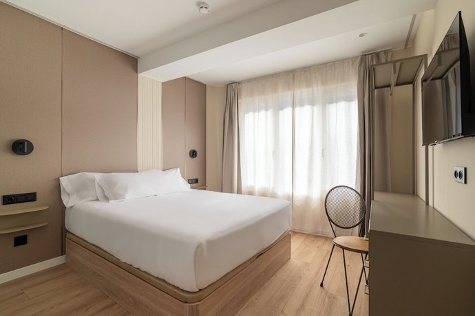 Imagen de la habitación del Hotel LEE, Andorra la Vella. Foto 6