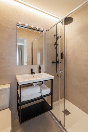 Imagen de la habitación del Hotel LEE, Andorra la Vella. Foto 7