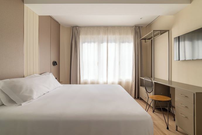 Imagen de la habitación del Hotel LEE, Andorra la Vella. Foto 9