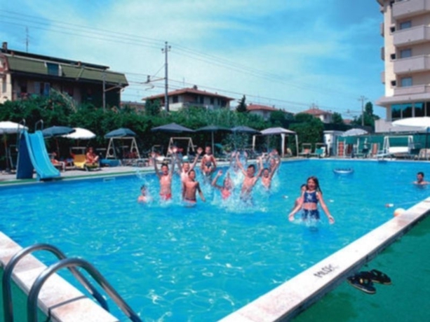 Imagen general del Hotel LEM. Foto 6