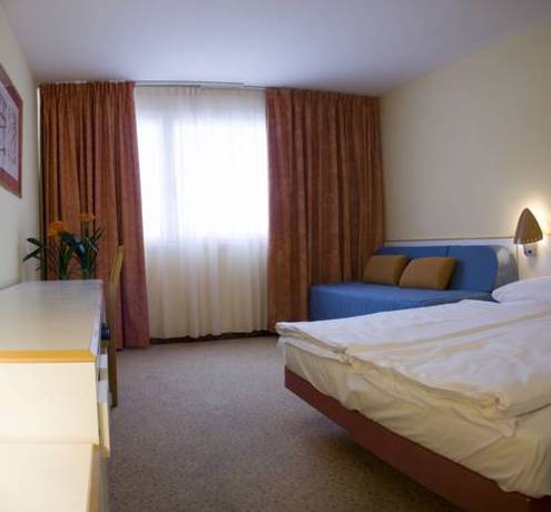 Imagen general del Hotel LENAS WEST. Foto 7