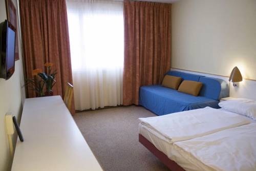 Imagen general del Hotel LENAS WEST. Foto 14