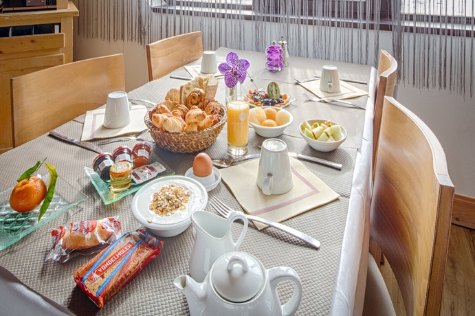 Imagen de la habitación del Hotel LES BRUYERES. Foto 13