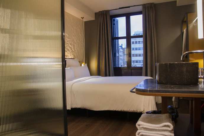 Imagen de la habitación del Hotel LETOH LETOH Bilbao. Foto 6