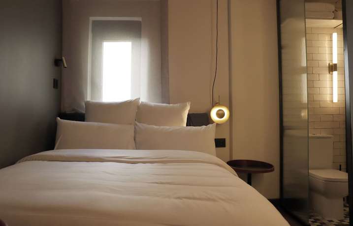 Imagen de la habitación del Hotel LETOH LETOH Bilbao. Foto 7