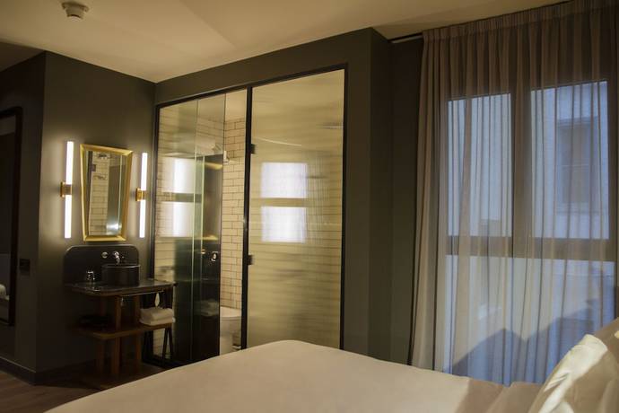 Imagen de la habitación del Hotel LETOH LETOH Bilbao. Foto 13