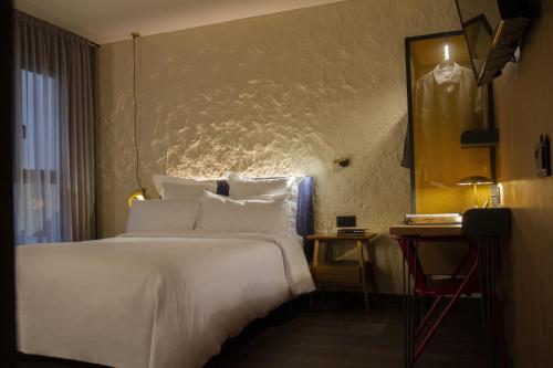 Imagen de la habitación del Hotel LETOH LETOH Sevilla. Foto 7