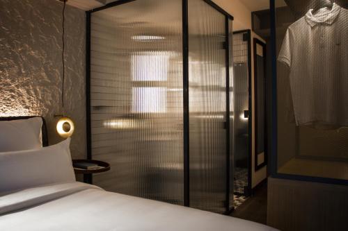 Imagen de la habitación del Hotel LETOH LETOH Sevilla. Foto 11