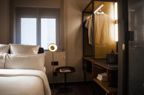 Imagen de la habitación del Hotel LETOH LETOH Sevilla. Foto 17