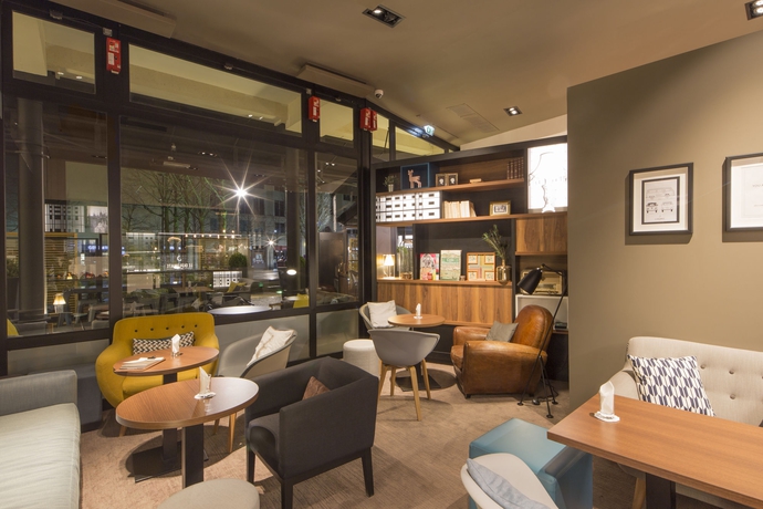 Imagen de los interiores del Hotel L'Elysee Val D'Europe. Foto 24