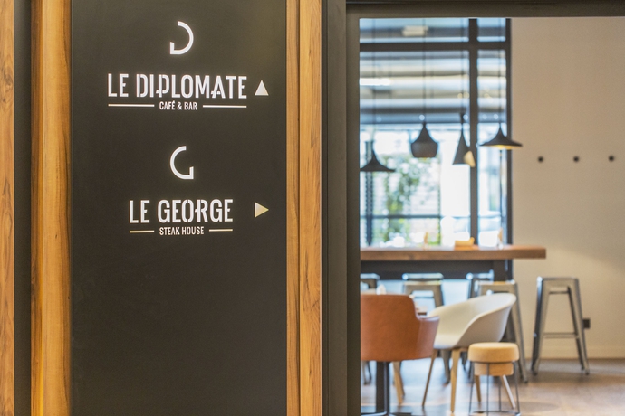 Imagen del bar/restaurante del Hotel L'Elysee Val D'Europe. Foto 6