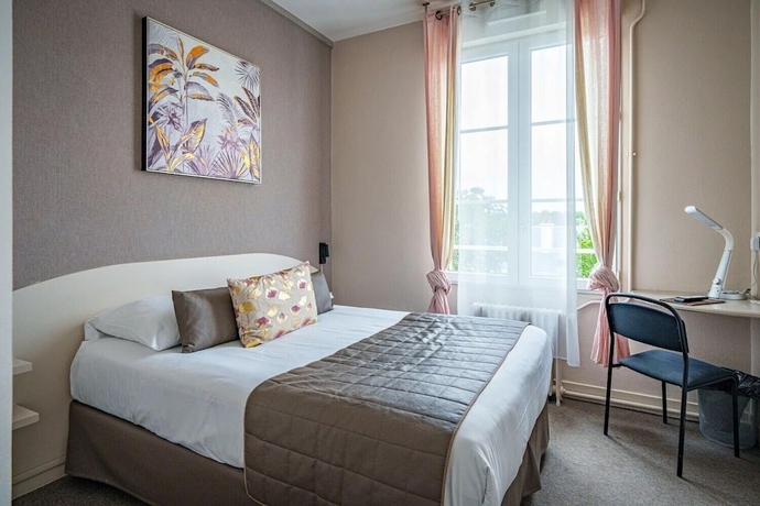 Imagen de la habitación del Hotel L\'Escale de la Gare. Foto 3