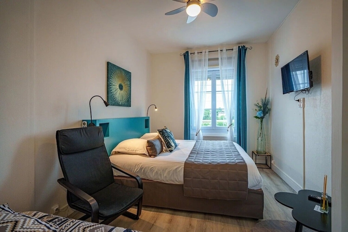 Imagen de la habitación del Hotel L\'Escale de la Gare. Foto 8
