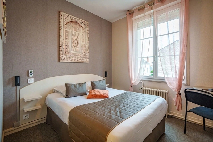 Imagen de la habitación del Hotel L\'Escale de la Gare. Foto 12