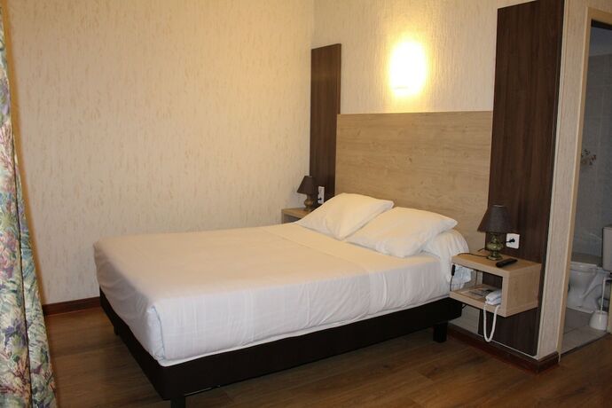 Imagen de la habitación del Hotel L\'Etang des Reynats. Foto 17