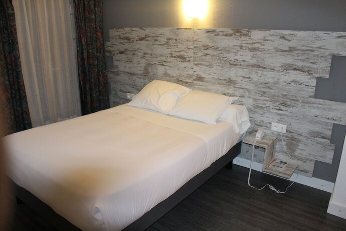 Imagen de la habitación del Hotel L\'Etang des Reynats. Foto 19