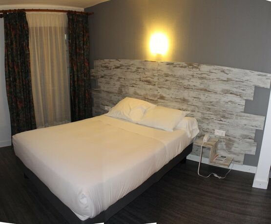 Imagen general del Hotel L\'Etang des Reynats. Foto 12