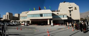 Imagen de los exteriores del Hotel LHASA. Foto 5