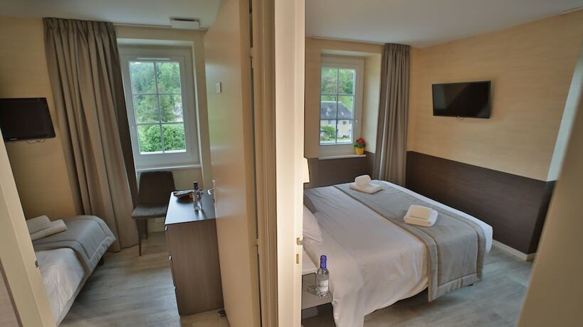 Imagen de la habitación del Hotel L\'H&Ocirc;TEL DES BAINS - Salles-la-Source. Foto 20