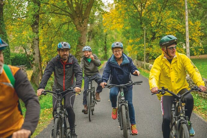 Imagen general del Hotel L\'H&Ocirc;TEL DES BAINS - Salles-la-Source. Foto 7