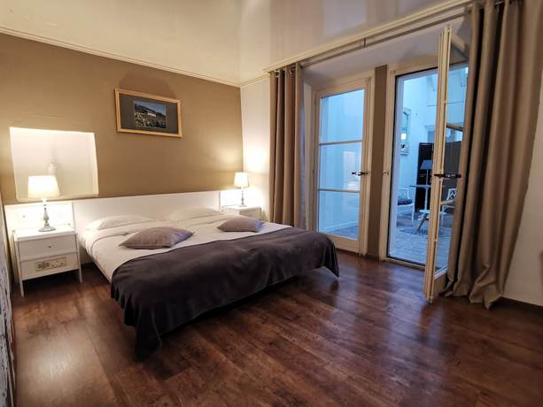 Imagen de la habitación del Hotel L\'H&Ocirc;TEL by Hostellerie du Ch&acirc;teau. Foto 8