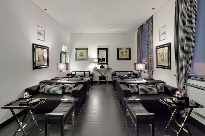 Imagen de los interiores del Hotel LHP Napoleon. Foto 10