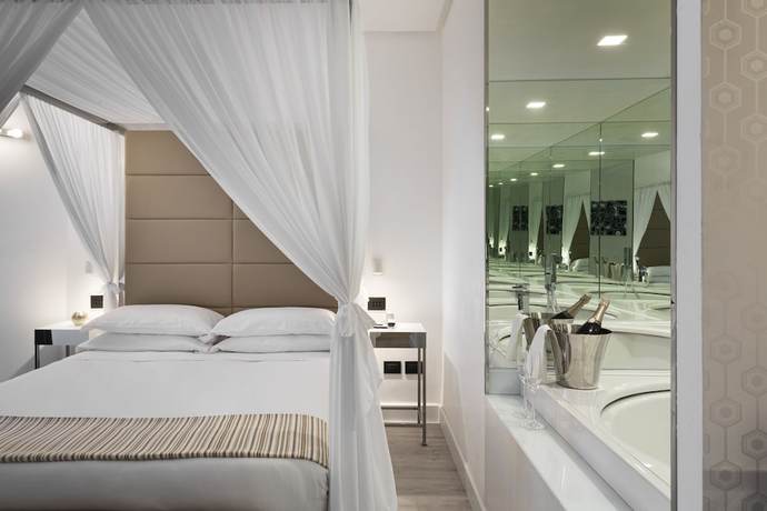 Imagen de la habitación del Hotel LHP Napoli Palace and spa. Foto 7